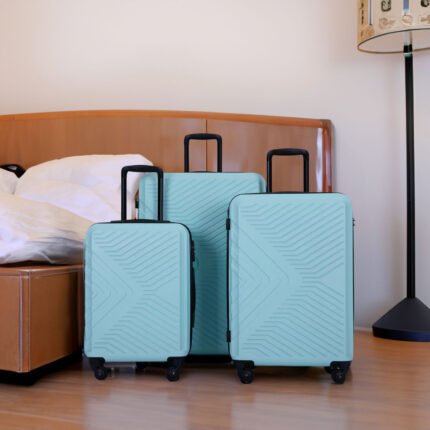 3 Piece Lightweight Luggage Set with Spinner Wheels and TSA Lock (20/24/28)